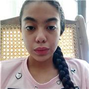 Profesora de sociales, español y lectura critica imparte clases a ñiños de todas las edades